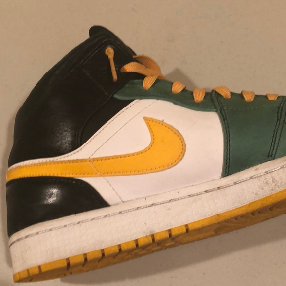 Nike Air Jordans - Picture 3 of 4